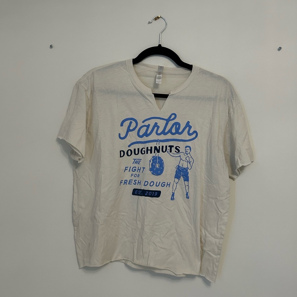 parlor doughnuts vintage tee cropped